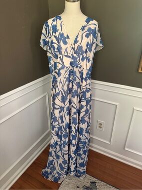Hutch Floral Print Maxi dress. Size 18W. New without tags.